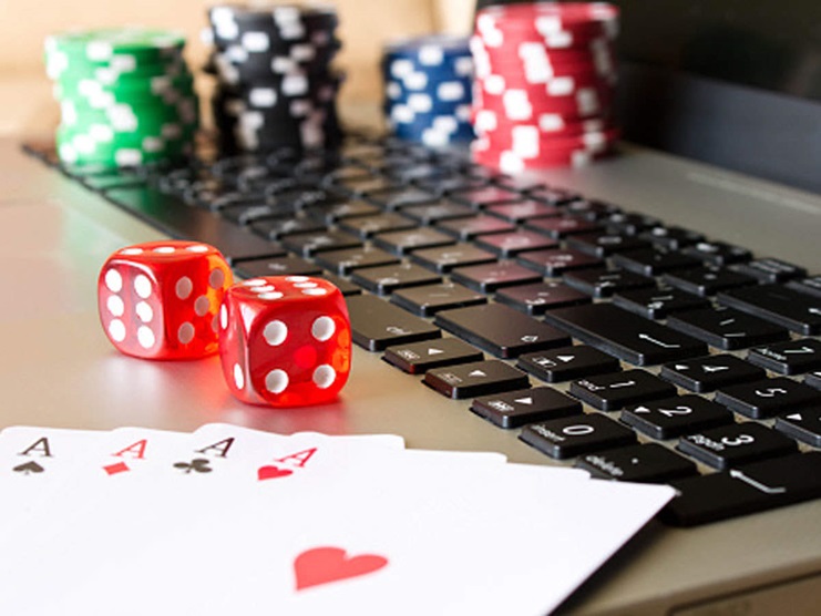 Online Poker: Navigating the Virtual Tables for Fun and Profit